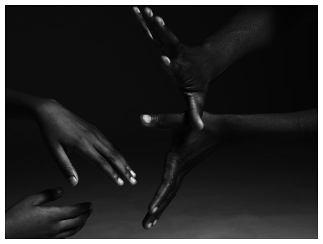aaaheidi_slimane_hands